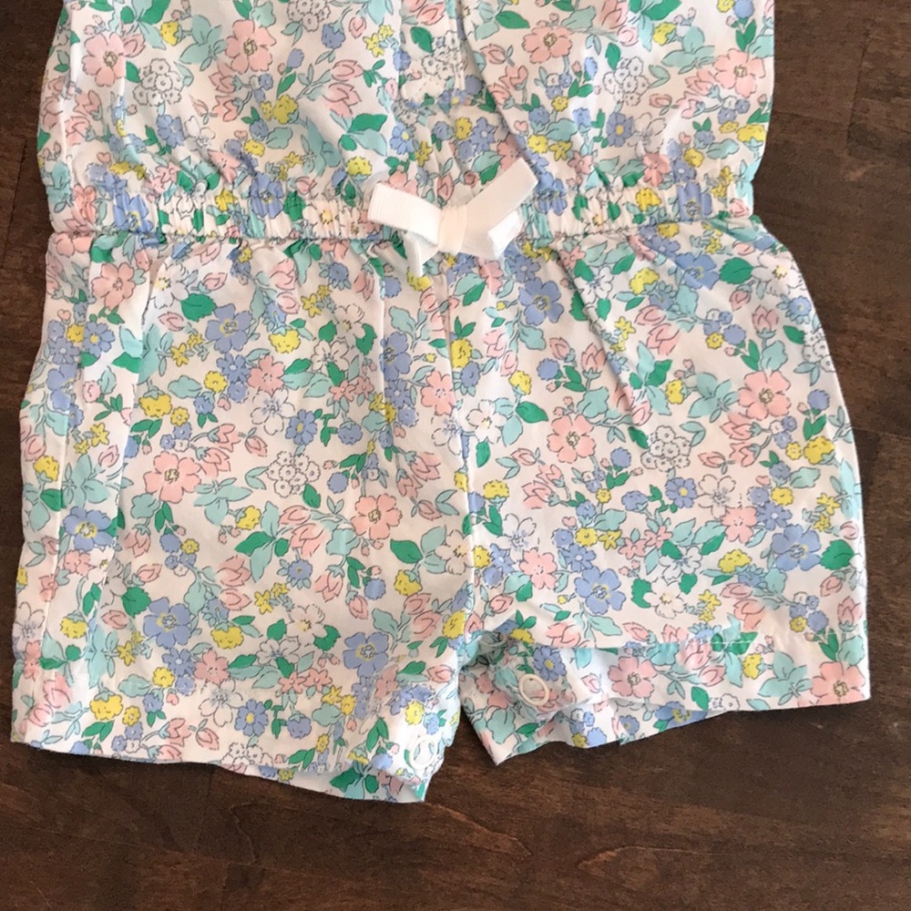 Carter’s floral sleeveless romper - size 3 months - Picture 3 of 5